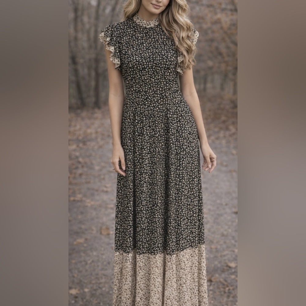 New MIKAEL AGHAL $1,000 Long Maxi Dress Black/White Multi Size 4 NWT Designer
